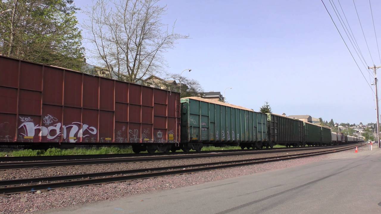 BNSF 9079 Leads A Freight Train @ Old Town Tacoma, WA 4K
