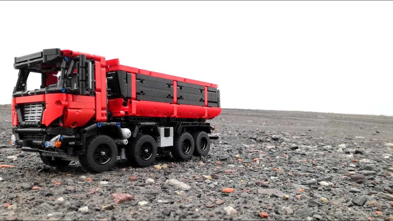 LEGO TECHNIC 8x4 Dump Truck