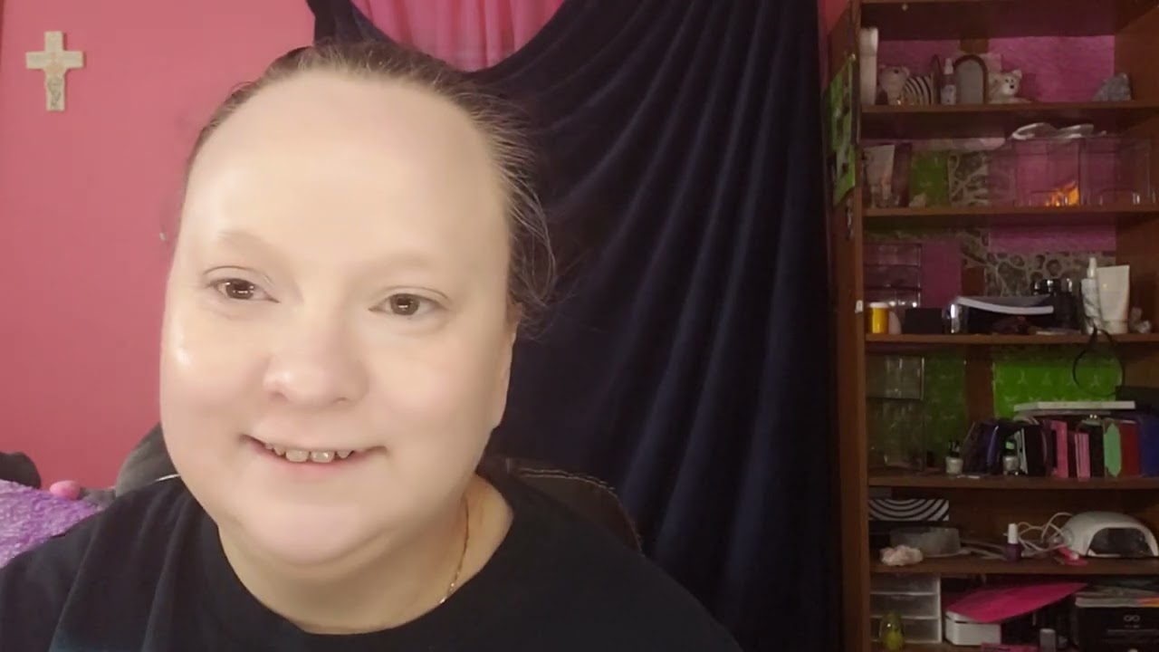 makeup tutorial doing a natural makeup look
