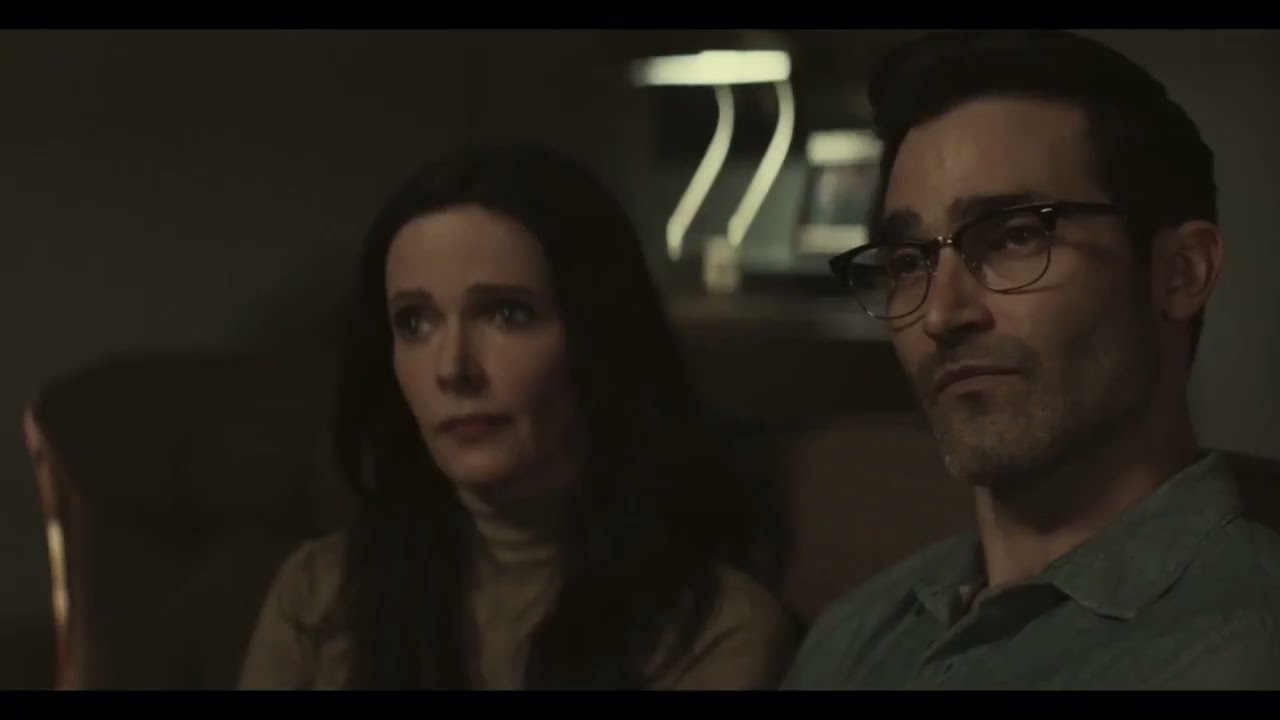 Clark & Lois ask Jonathan about his first day but Clark wonders why he took so long to get home