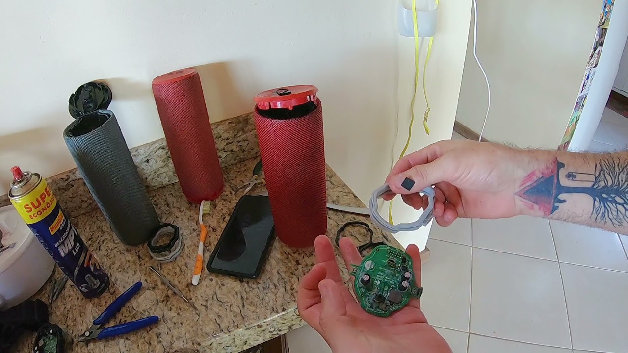 Logitech UE MEGABOOM. Problema Crônico, como desmontar e fazer uma manutenção preventiva.