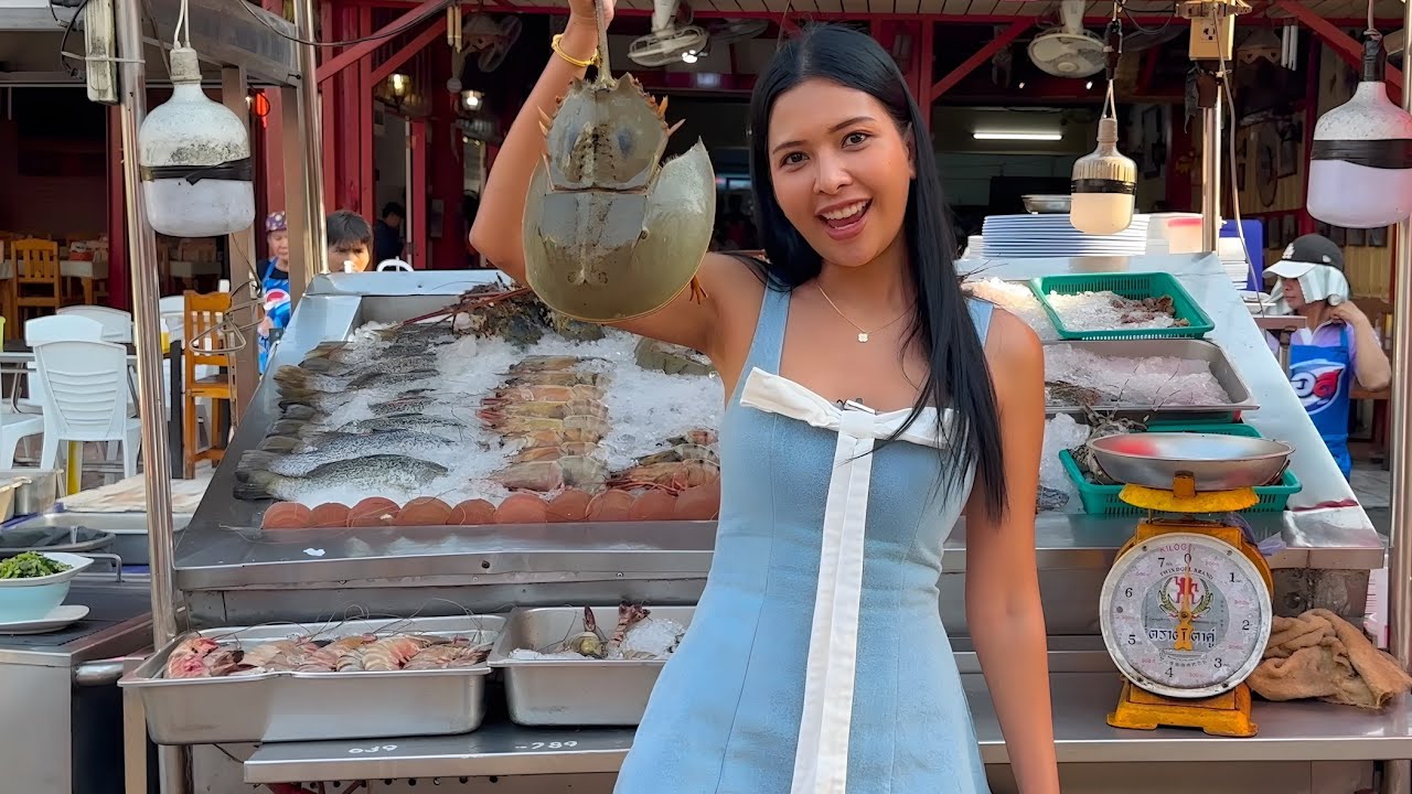 Horseshoe Crab and Seafood Galore in Thailand - Thai Street Food