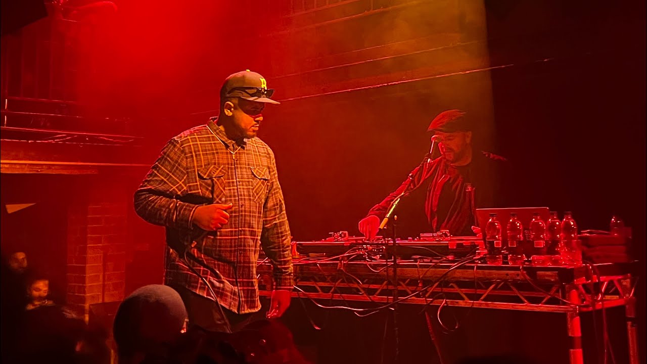 Blu & Exile - Dancing in the Rain (Live at the Jazz Cafe)
