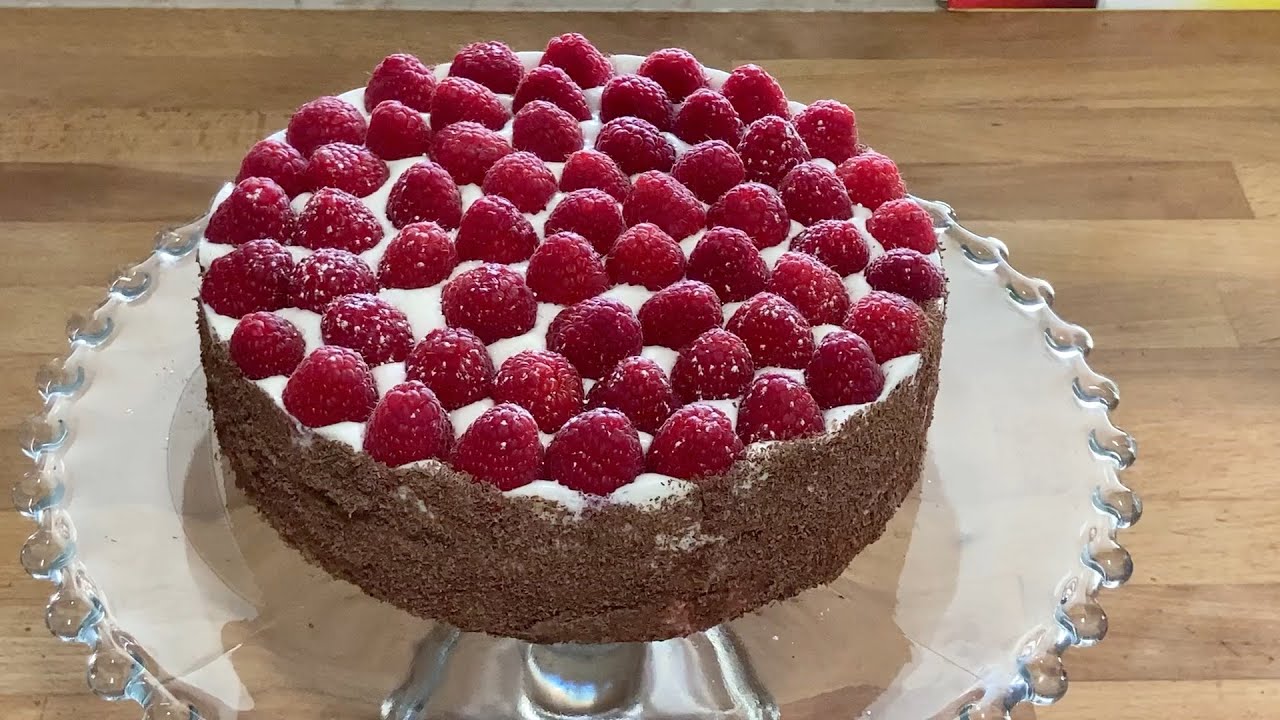 Himbeertorte  - glutenfrei - wenig Zucker - mit Yoghurt und: lecker!!!   Untertitel