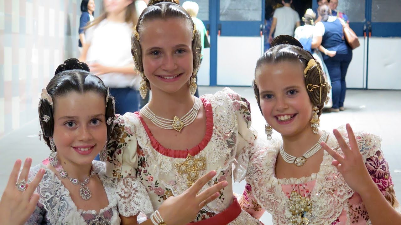 Marta Gómez, Pilar Cubells y Celia Guerras (CHFMIV 2016). Cena de Gala 2017 Sector Camíns al Grau