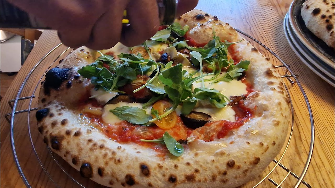 Tesland és Pálinkás Attila a fedélzeten 48 órás Caputo Cuoco-Effeuno P134HA Nápolyi pizza sütése :)
