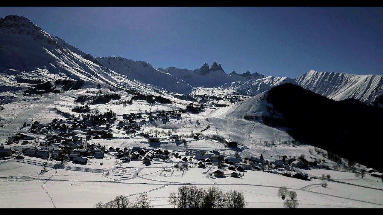 Du coté d'Albiez Montrond , en drone