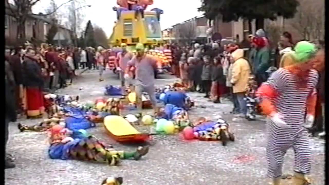 CV de Dorstlessers - 2001 - surfpret op het net - Budel optocht