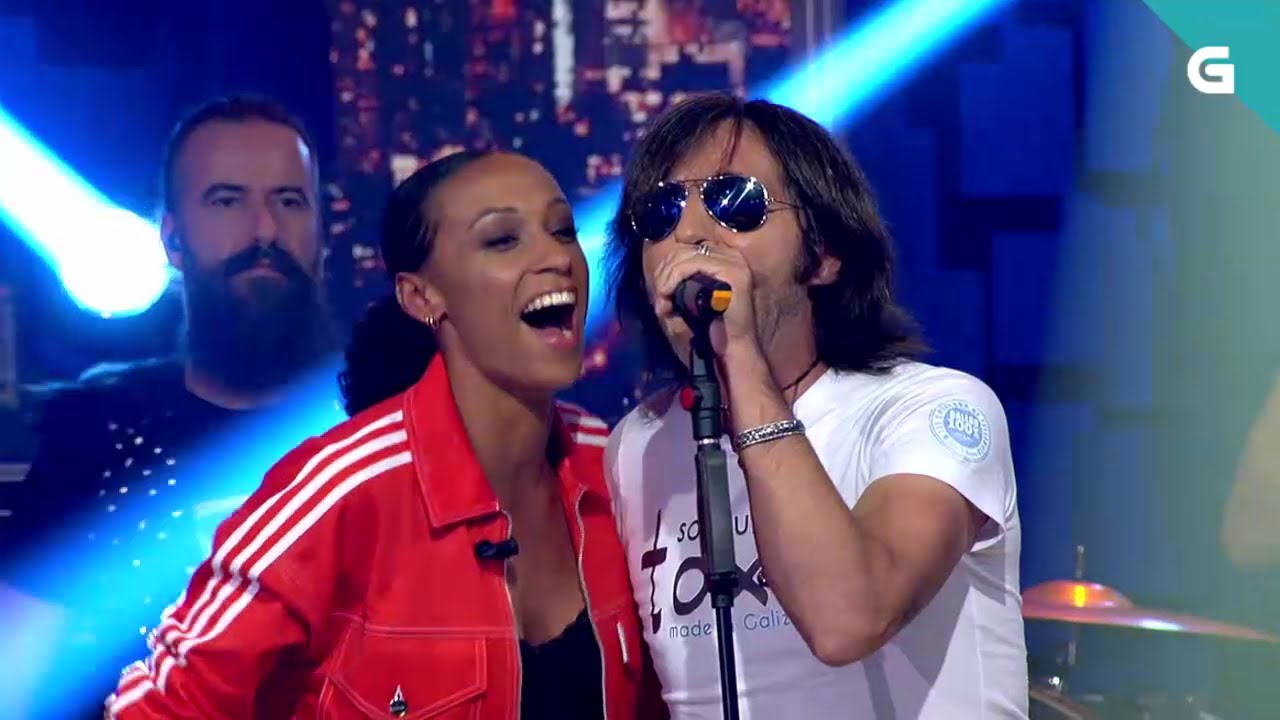 Ana Peleteiro canta 'Quero Josar' con Heredeiros da Crus - Land Rober