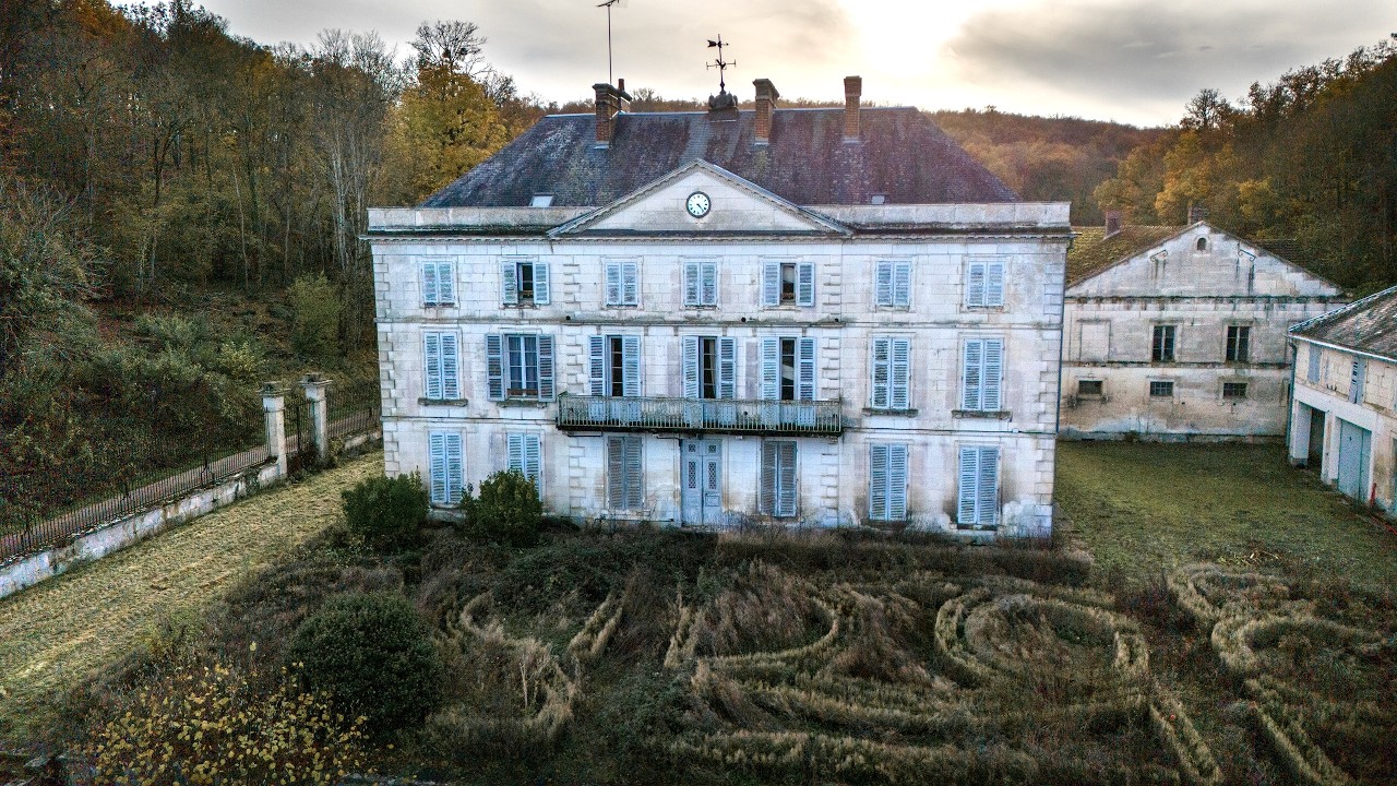Abandoned Chateau with Maze Garden Courtyard