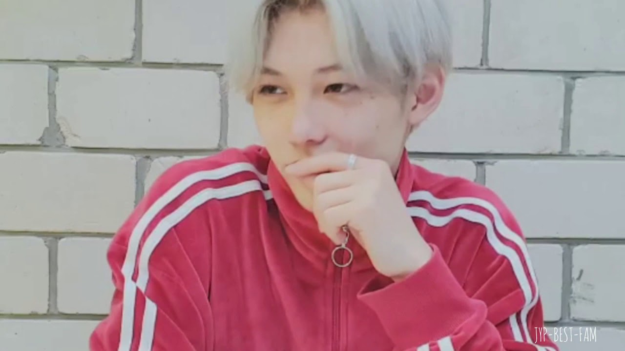 Straykids felix reaction to Bang Chan's 