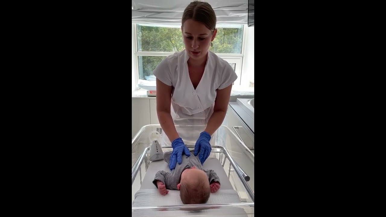 Az újszülött emelése, tartása és forgatása - Maternity Magánklinika