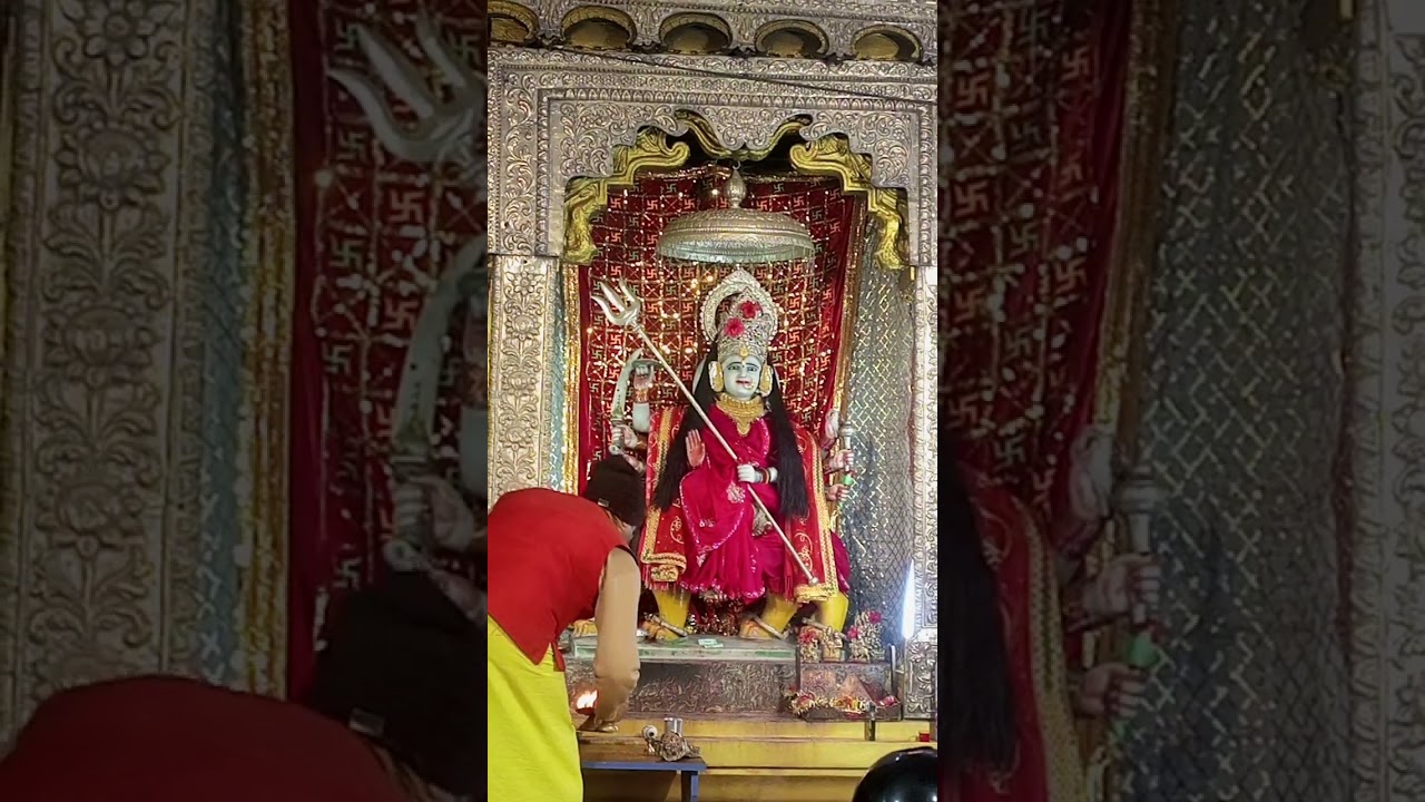 मां विंध्यवासिनी की सुबहकी आरती के दर्शन