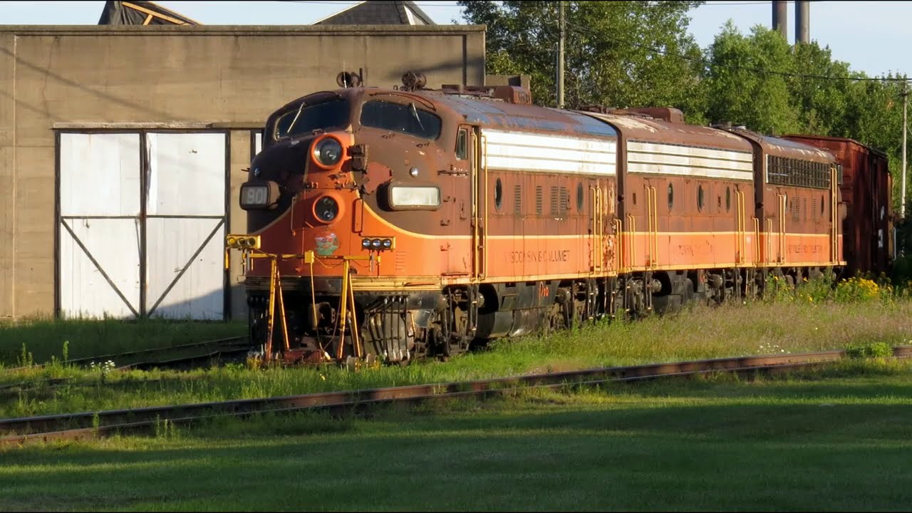 RARE EMD F7A OF THE ESCANABA & LAKE SUPERIOR RAILROAD - LOCOMOTIVE GRAVEYARD! | Jason Asselin
