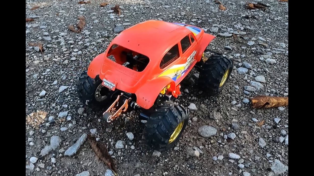 Tamiya Monster Beetle прыгает, у него быстрый бесщёточный двигатель, а затем он самоуничтожается!...
