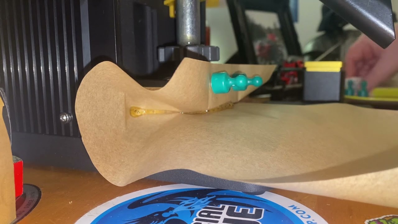 Rosin Press on the Rosineer Presso 3.5G Smash Gasberry Pie. .75 yield
