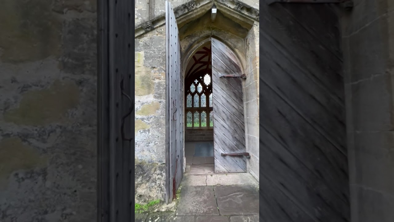 Wells Cathedral unreal and unbelievable views❤️🪉 inside and outside 