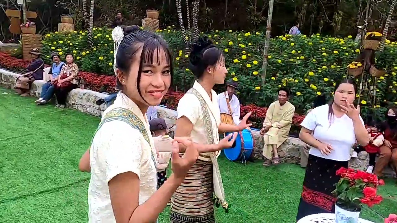 เที่ยวหาสาวรำวงเชียงตุง Kengtung traditional dance ကျိုင်းတုံလမ်ဝူင်အက သၢဝ်ႁၢင်ႈလီလမ်းဝူင်းၵဵင်းတုင်