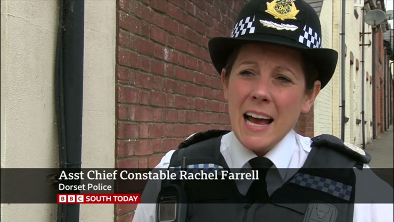 Officers execute an Operation Viper / Operation Scorpion warrant in Blandford | BBC South Today