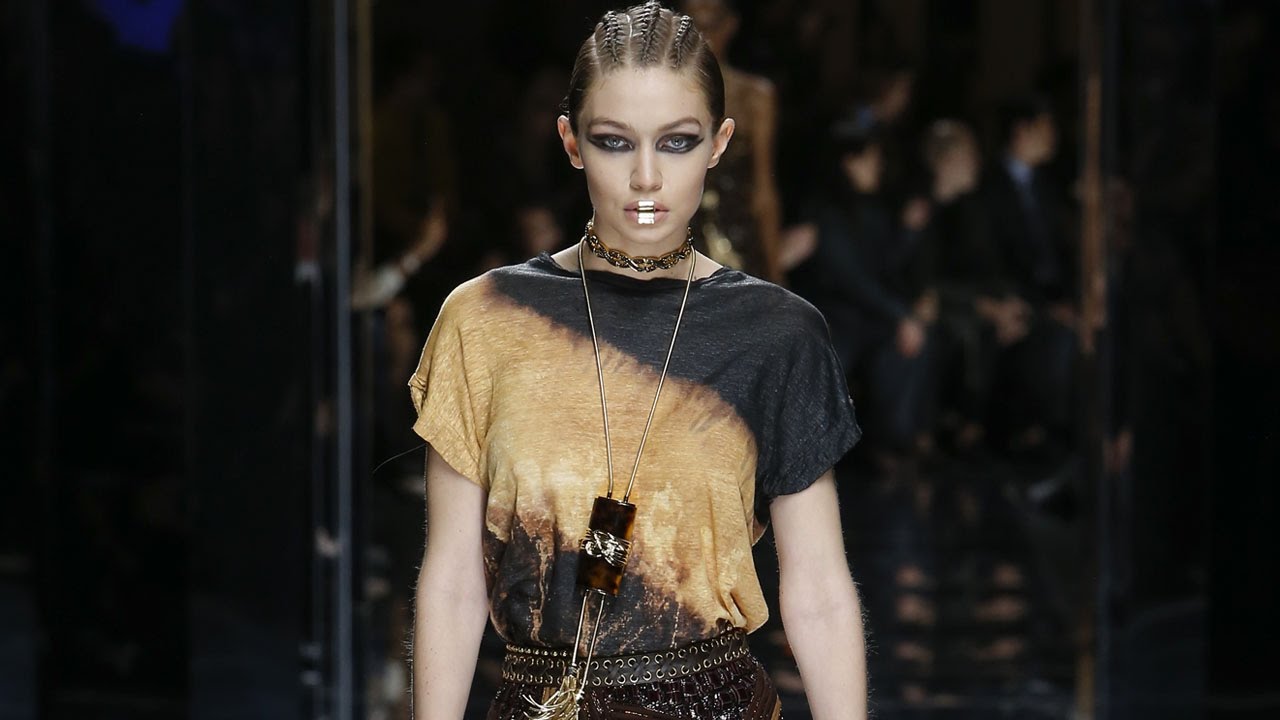 Balmain Fall/Winter 2017 Womenswear Show
