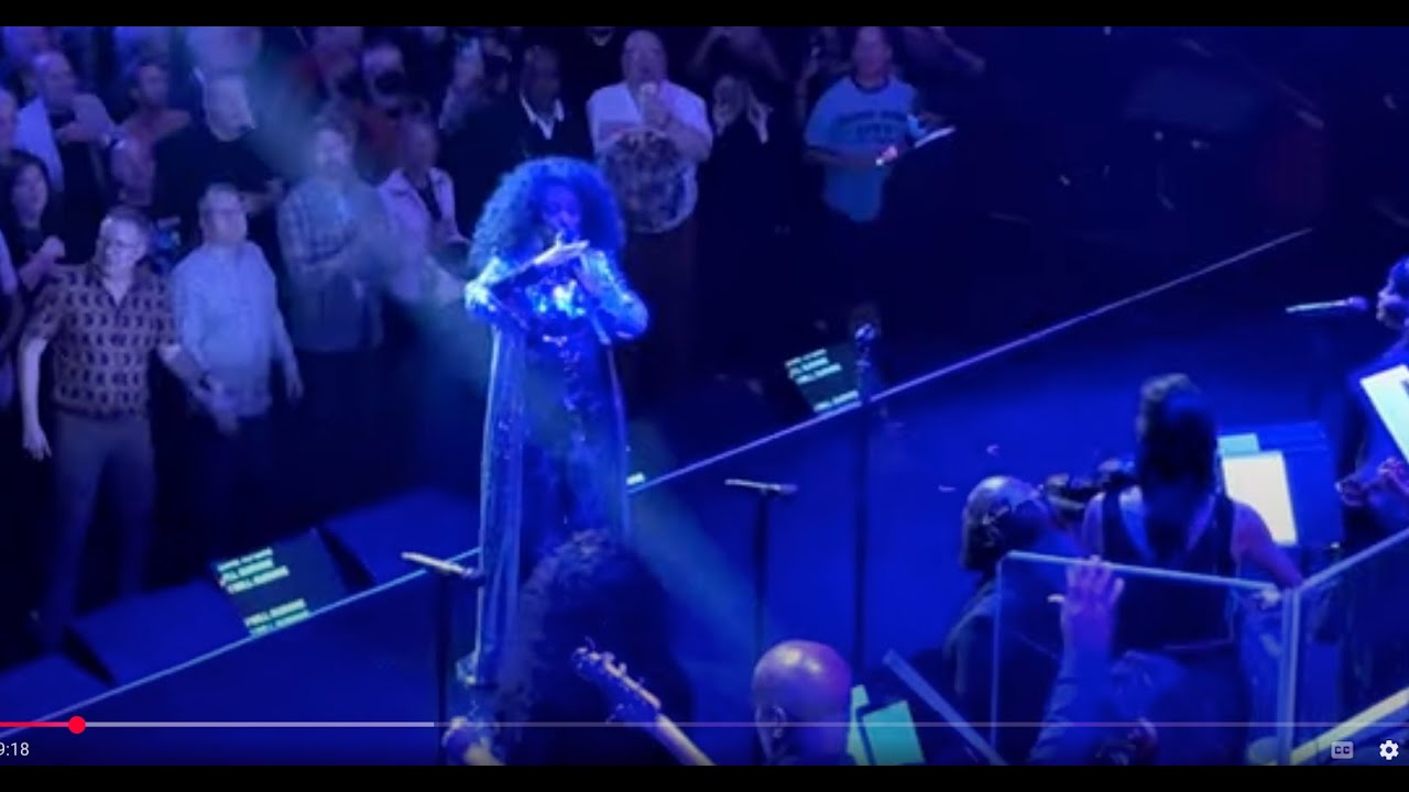 🔥 Diana Ross STOPS Security & Song - Restarts “I Will Survive” Unbelievable Royal Albert Hall Moment