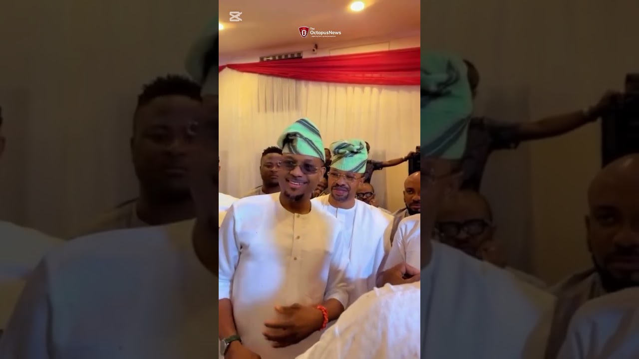When Wasiu Ayinde Gave Shina Peller Five Star Treatment On Stage