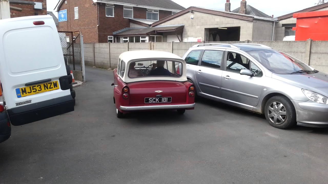 Bond minicar first drive