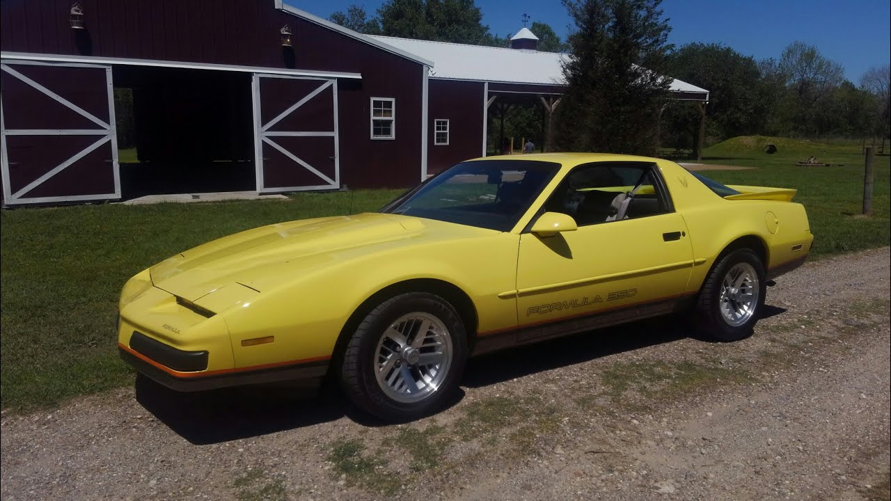 1988 Formula 350 Yellow Gold Alternator Replacement and System Voltage Check