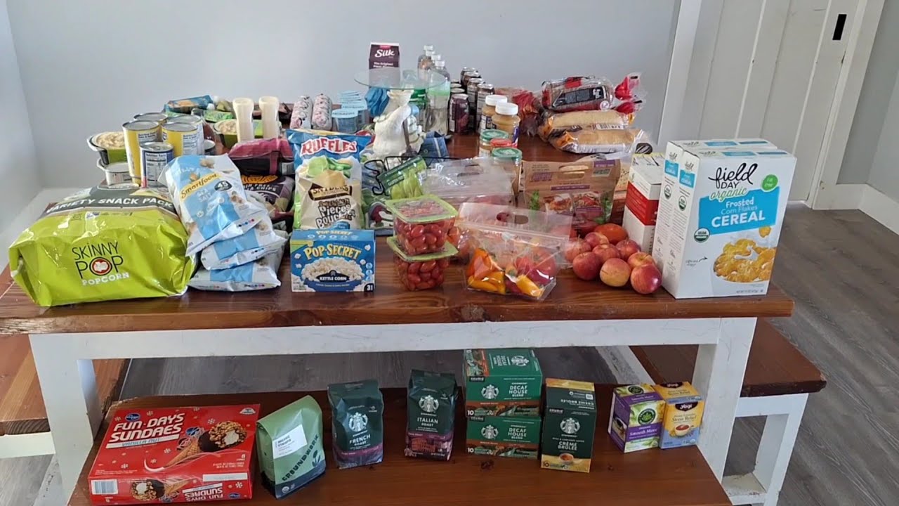 FAMILY OF 8 food pantry/ food bank haul