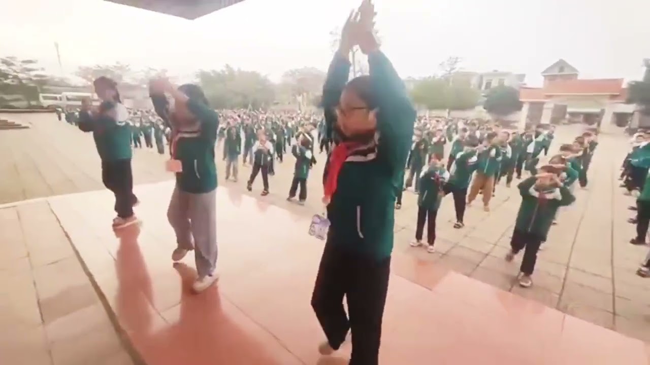 Đồng diễn sân trường KUN  BẢO VỆ MÔI TRƯỜNG - Trường Tiểu học Đông La xã  Đông Hưng - Hưng Yên