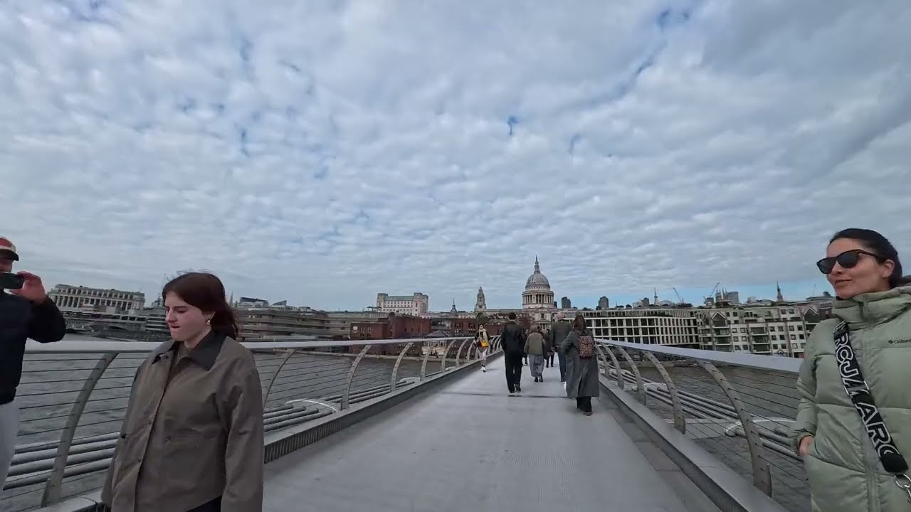 London, Tate Modern to St. Paul's Cathedral, Millennium Bridge, River Thames #london #walk