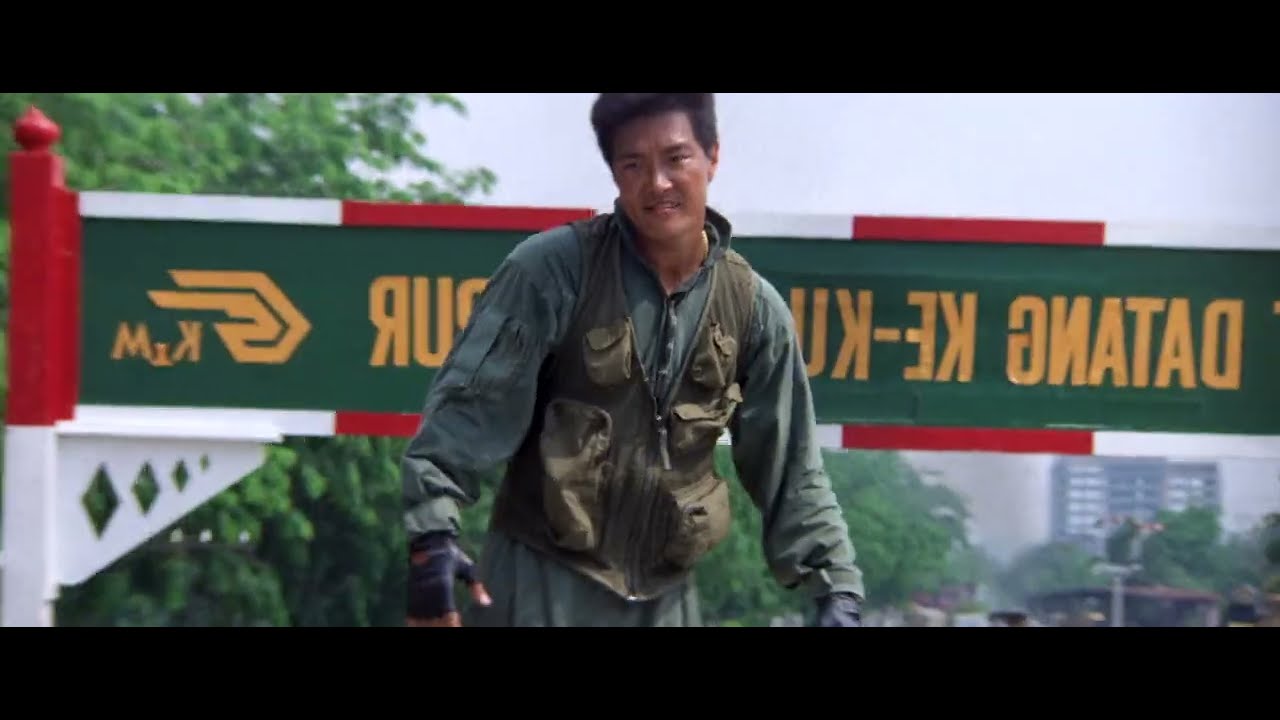 🚁 Jackie Chan&rsquo;s Insane Helicopter Hang & Train Escape Stunt Scene | Police Story 3: Supercop (1992)