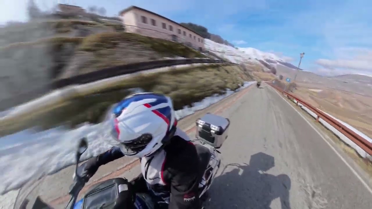 Castelluccio di Norcia con le Frecce del Borgo