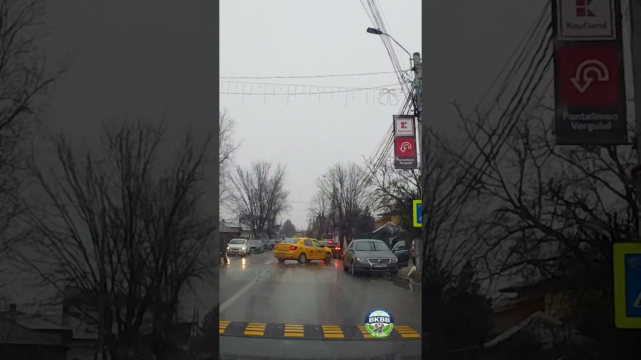 Turning on a Crosswalk&hellip; Really? | Dashcam Romania