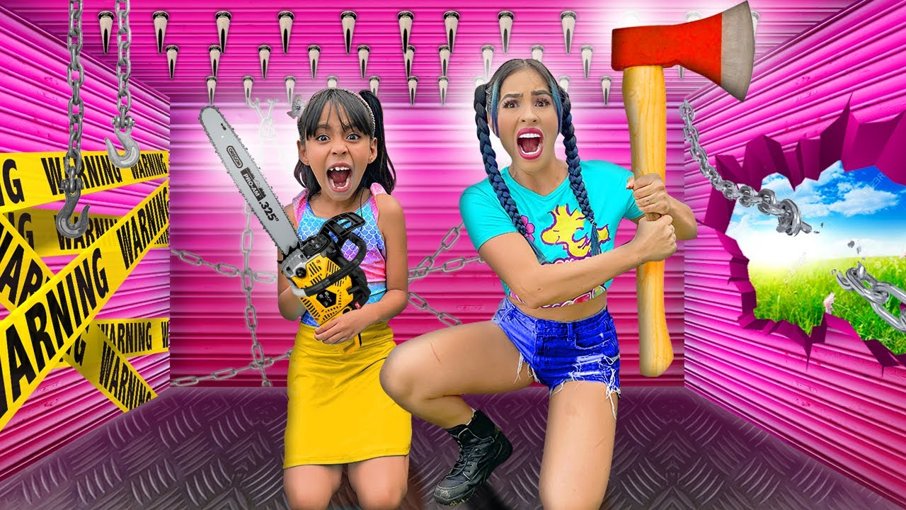 24 HORAS ATRAPADAS EN ESTA CAJA DE BOTONES &iexcl;Nunca debi&oacute; pasar! 😰| Karla Bustillos