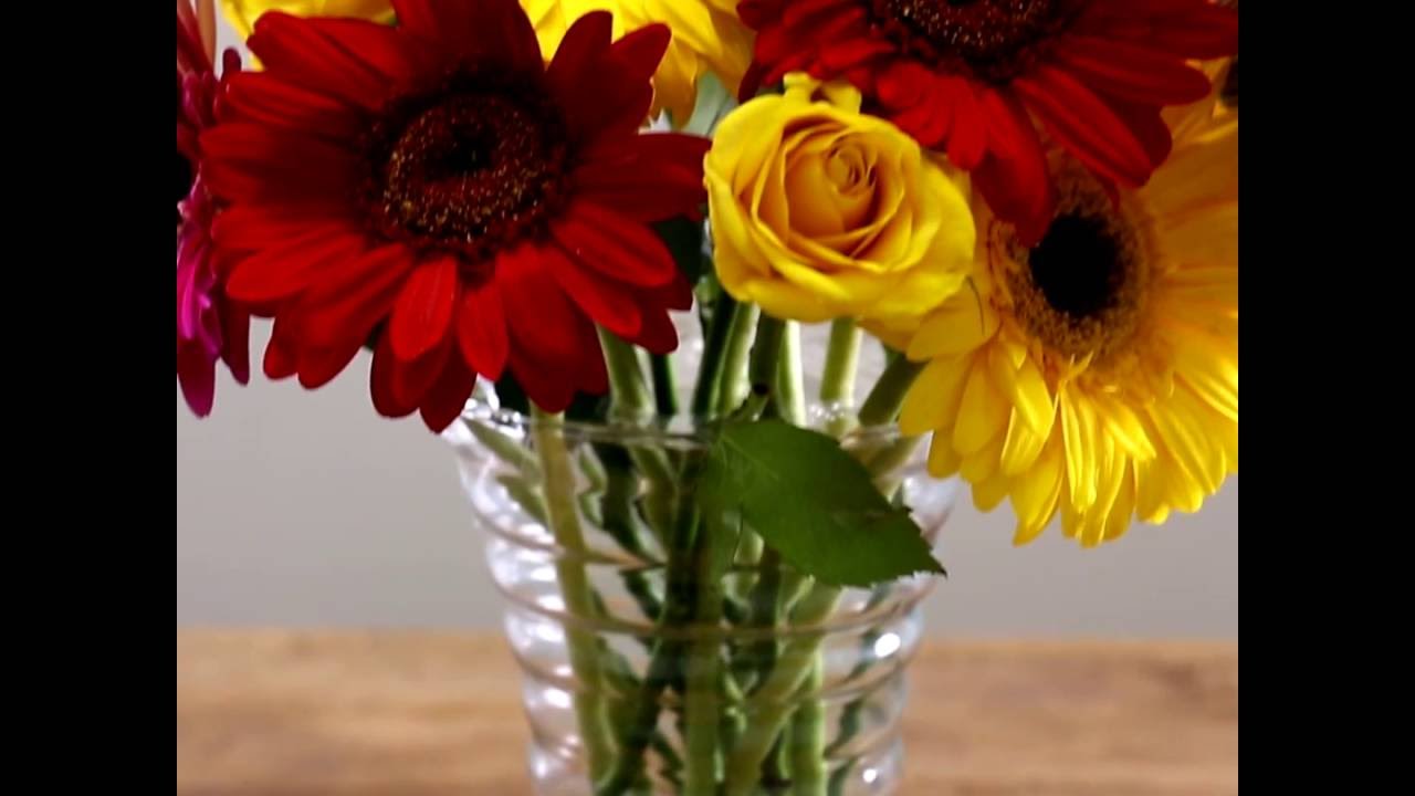 Vaso organizado: fa&ccedil;a um arranjo de flores perfeito! #DIY