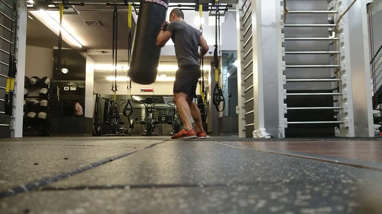 Wing chun - Short bridge power on heavy bag
