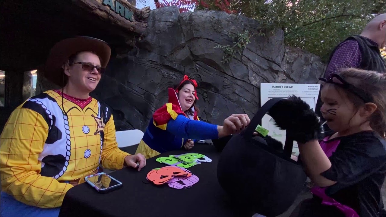 ZooBoo Rosamond Giifford Zoo