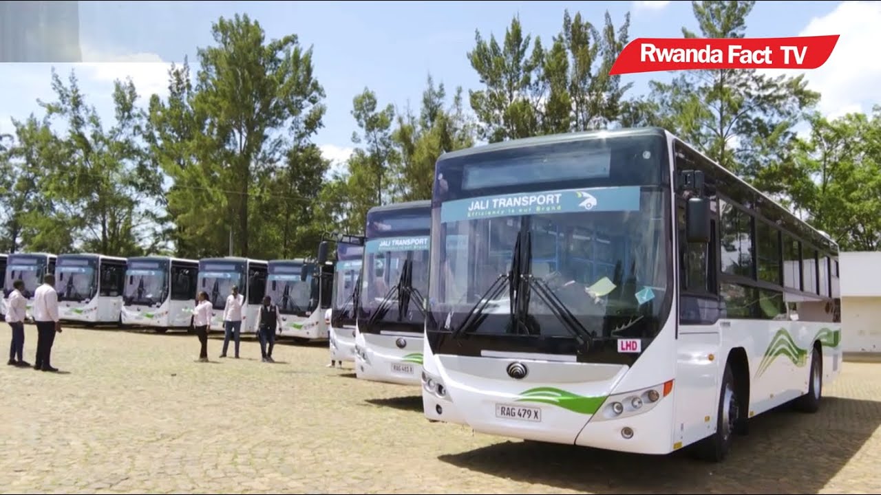 🚨VIDEO🚨 Bisi nshya 20 zitwara abagenzi zatangiye gukora mu mihanda y&rsquo;i Kigali imyanya 1000 yiyongera