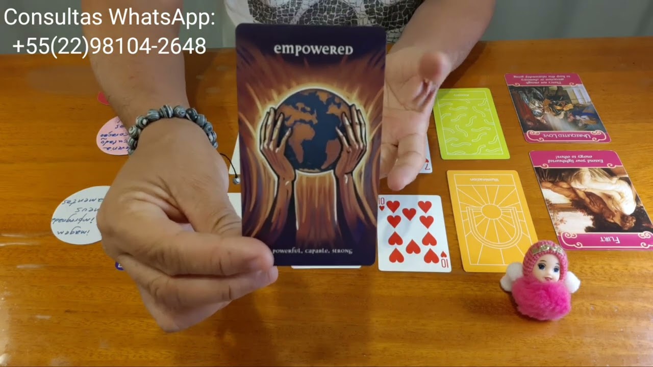 Alguém está batalhando entre o coração e a mente com respeito a você. Quem é? Por que?#tarot