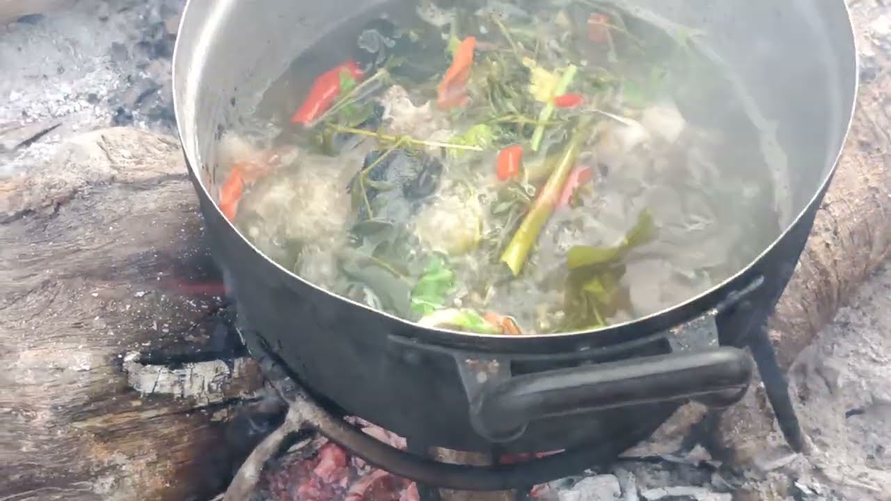 ทำกับข้าวเช้าช่วยกัน!แกงปลาใส่ผักจากธรรมชาติ!!ซ่อมแหไว้หาปลา