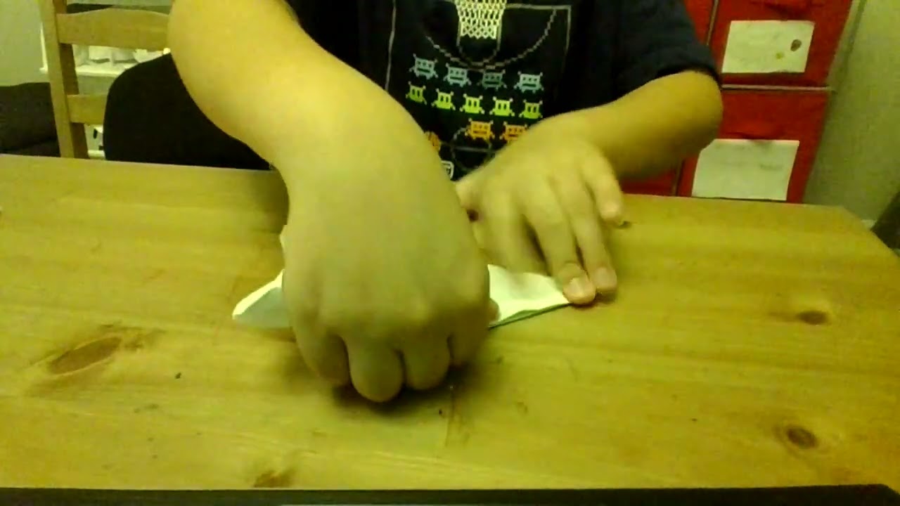 an origami plane that acualy flapes its winges and flies
