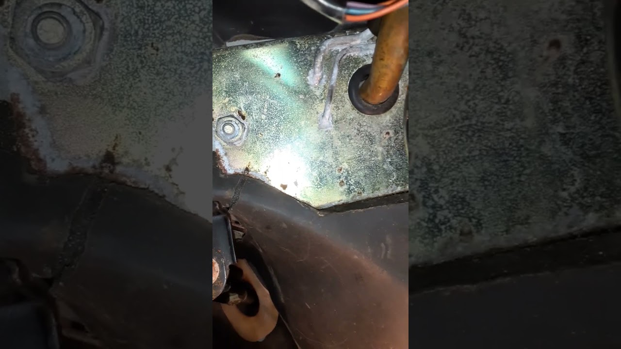 Water leak on front driver's side of Jaguar XJ40
