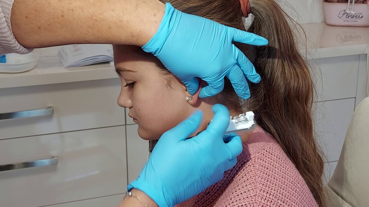 Leila öröme. Második és hélix ékszer kipipálva.