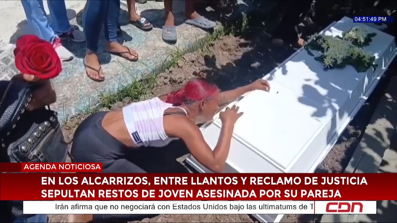 En Los Alcarrizos, con llantos y reclamo de justicia sepultan restos de joven asesinada por pareja