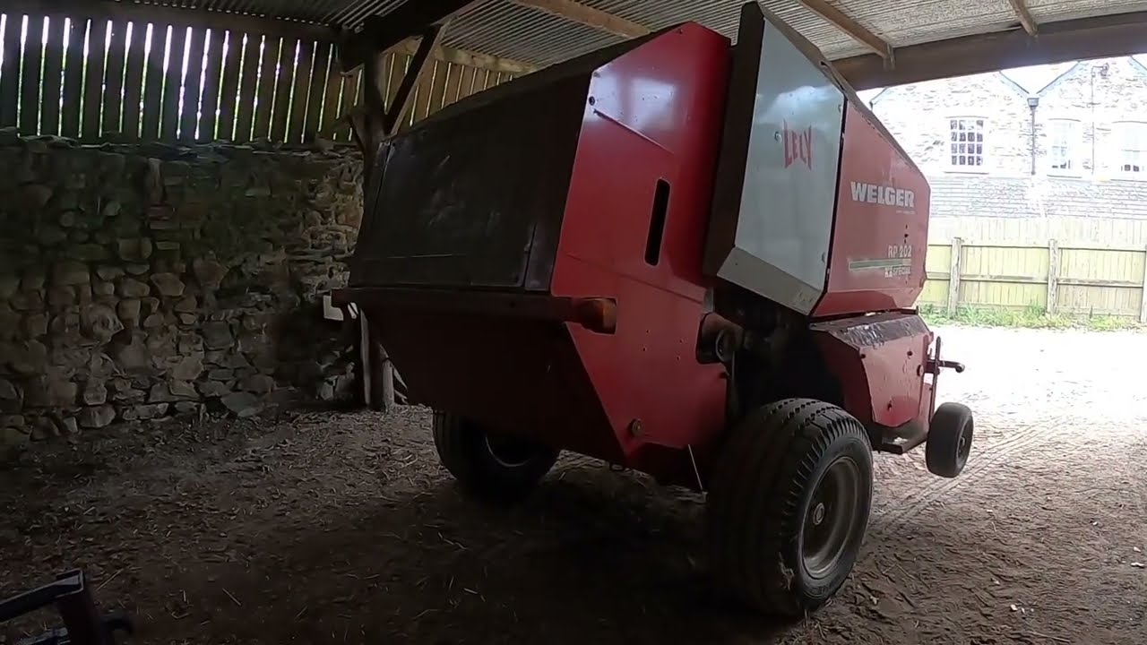 Lely Welger round baler service.