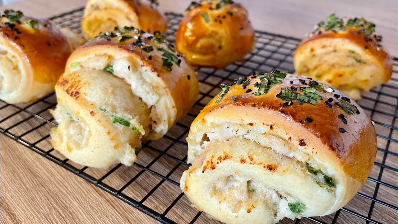 ขนมปังทูน่า มายองเนส นวดมือง่ายๆ ไม่ต้องซื้อกินอีกต่อไป ขนมปังนวดมือ How To Make Tuna Bread Roll #23