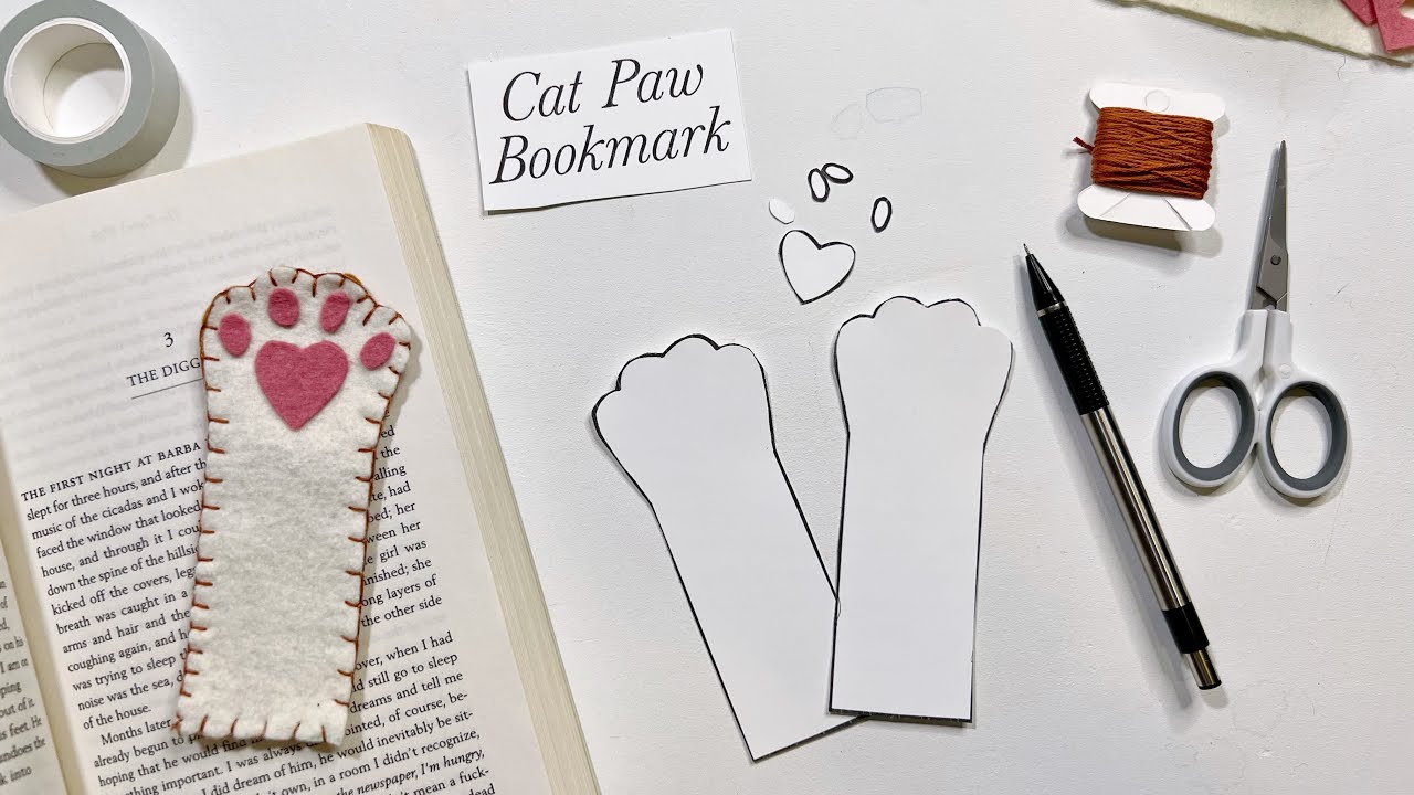 Felt Cat Paw Bookmark - Free Pattern!