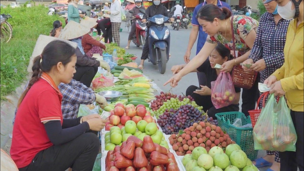 Roadside Market Street Vendors | The Bustling Sounds and Energy You Can't Miss!