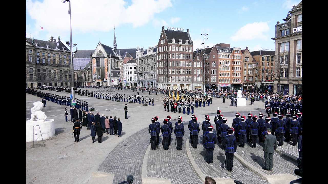 Staatsbezoek Frankrijk 2023 - de Kranslegging - KMKJWF - President Emmanuel Macron